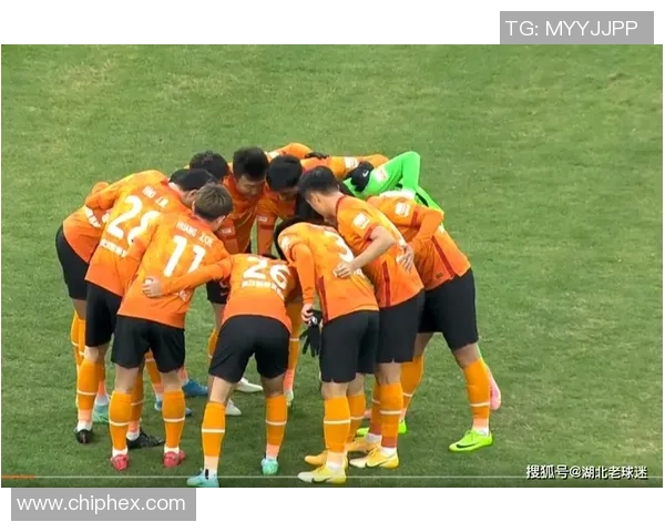 武汉篮球队配合问题引发热议球迷与专家观点交锋分析